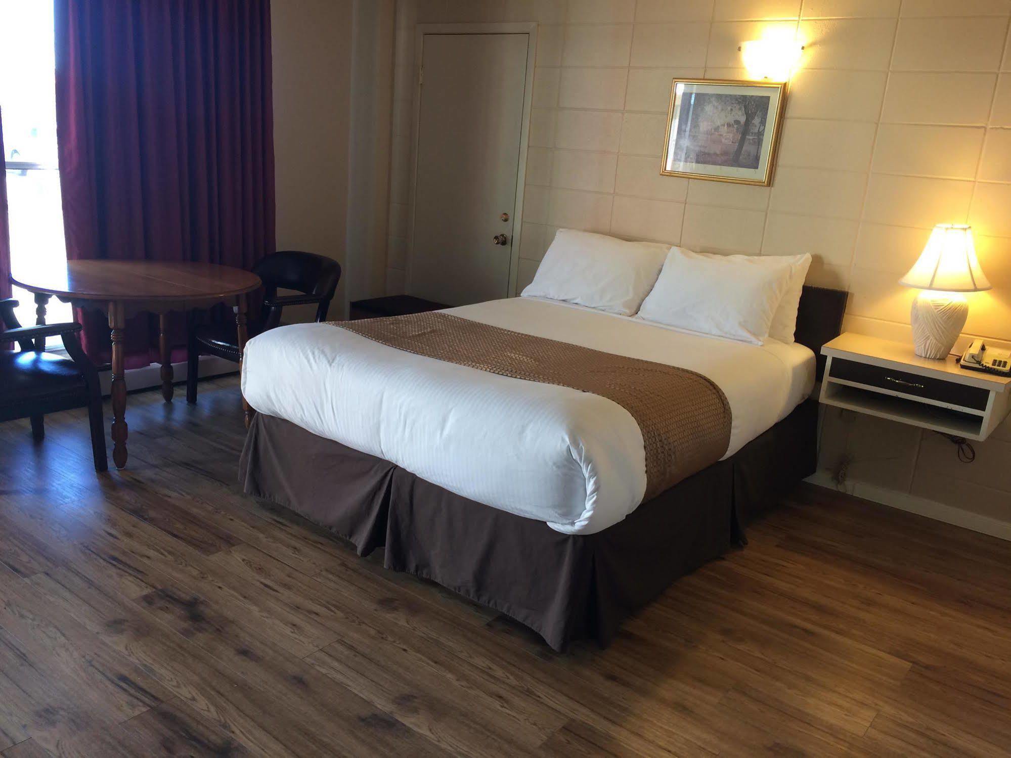 Siesta Motel Olds 외부 사진